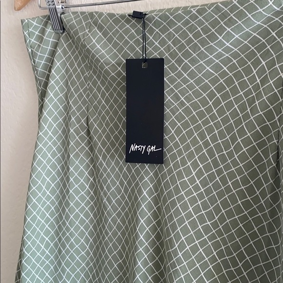 Nasty gal midi skirt NEW WITH TAGS - Picture 2 of 3